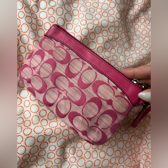 Vintage Coach Pink Wristlet Bag - Picture 10 of 11